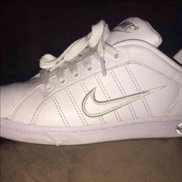 Nike Shoes - Nike sweet classic