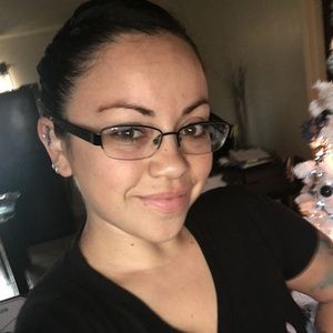 Meet your Posher, Mireya