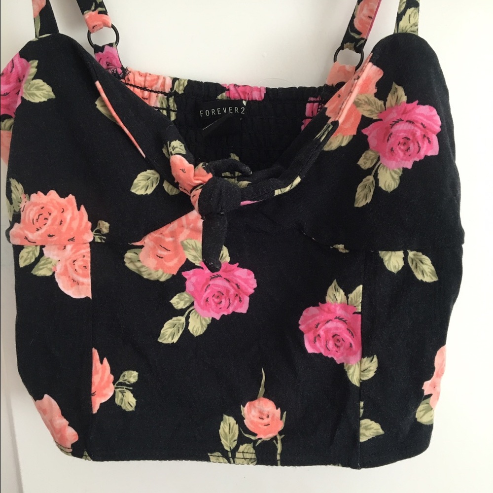 Black floral crop top