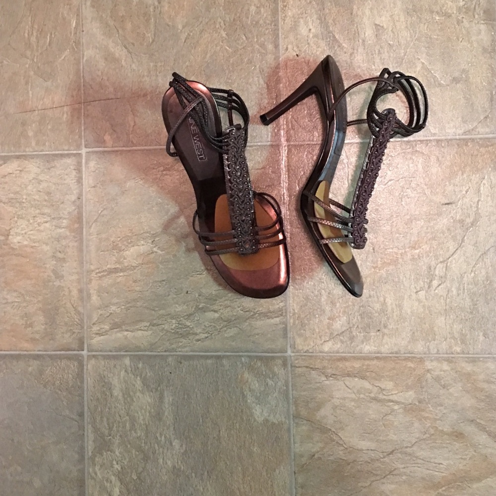 Shoes - Picture 3 of 4