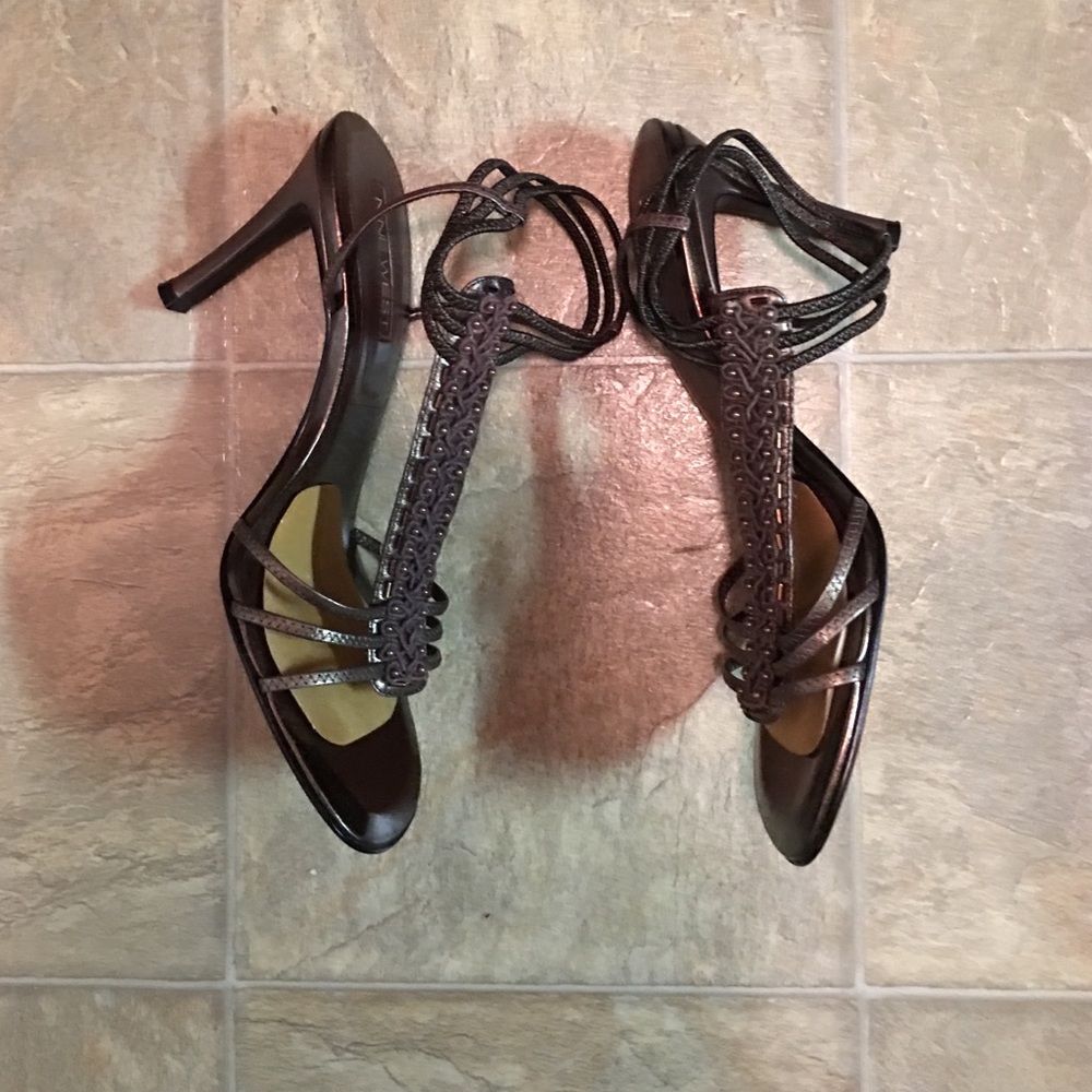 Shoes - Picture 4 of 4