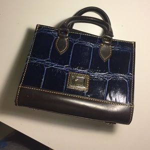 ❌SOLD! Dooney & Burke's mini crossbody/purse