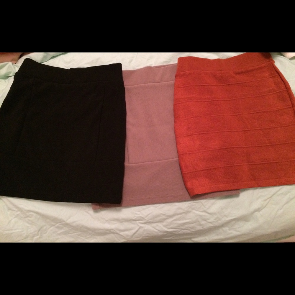 👛BUNDLE; 3 XS MINI SKIRTS👛