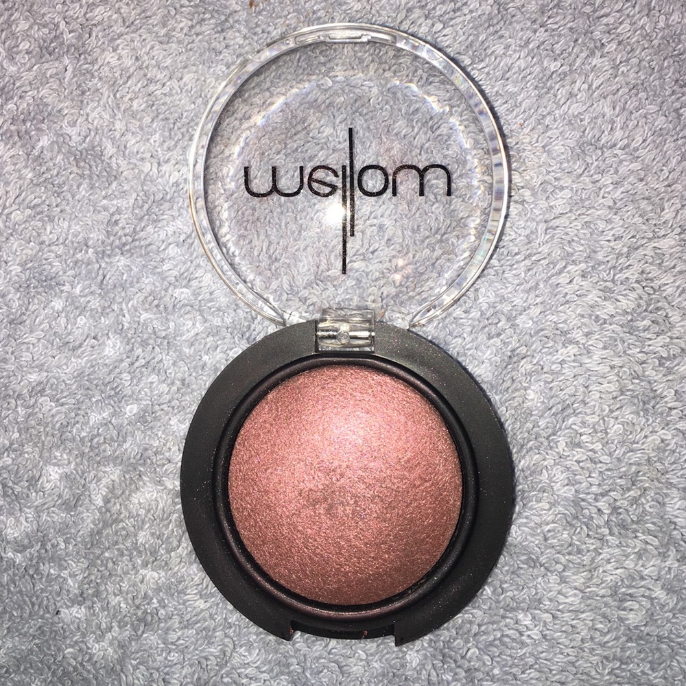 Mellow Baked Eyeshadow in "Plum" (10 oz.)