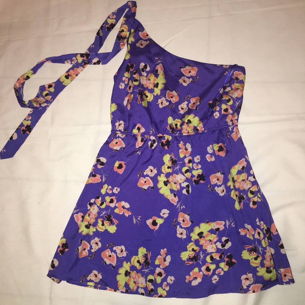 1 shoulder dress
