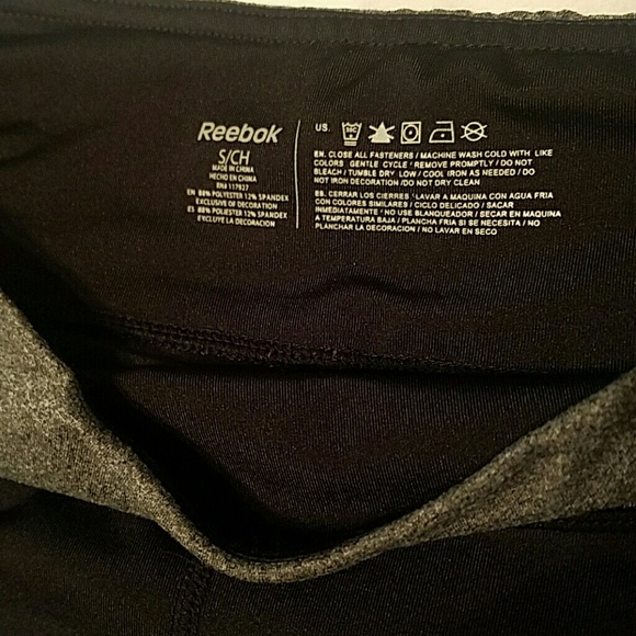 Reebok Black Workout capris - Picture 2 of 3