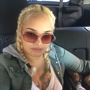 Meet your Posher, Mayra