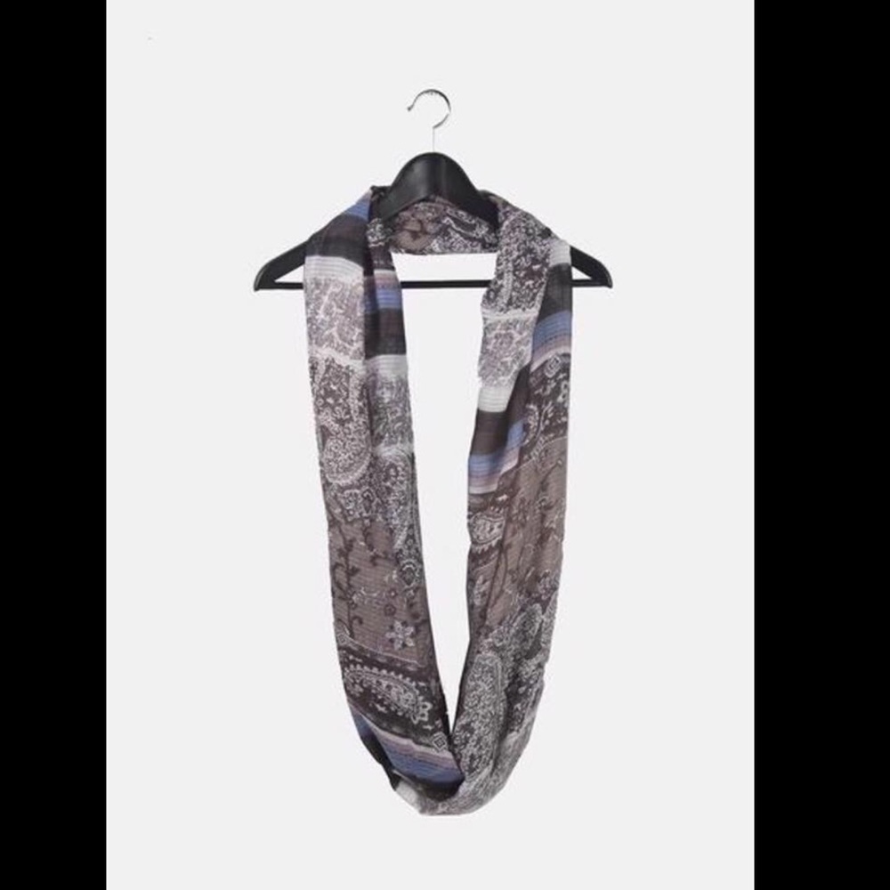 ✨NEW! Beautiful light-weight Infinity Scarf