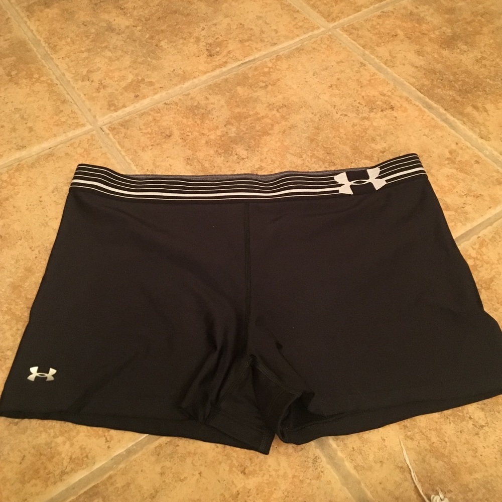 Size xl under armour compression shorts