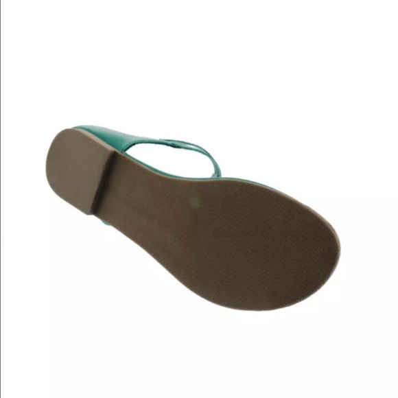 NEW🔹MADDEN GIRL Thong Sandals - Picture 2 of 2