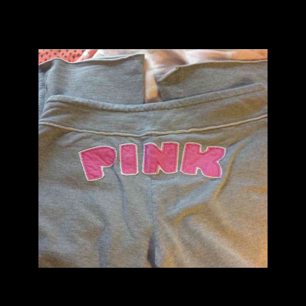 VS Pink Capri