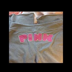 VS Pink Capri