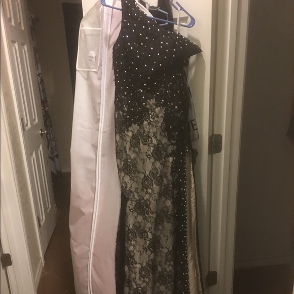 Black lace, beaded dress size 10, Never worn! ☺️ - Picture 2 of 2