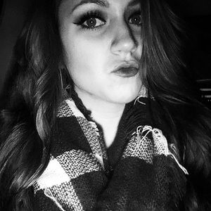 Meet your Posher, Kelsie