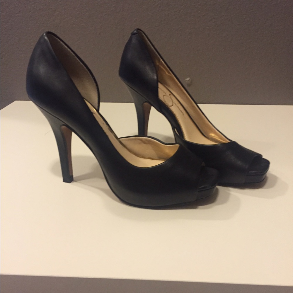 Black Heels, practically new!!