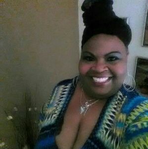 Meet your Posher, Amina