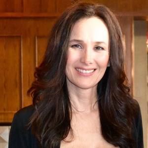 Meet your Posher, Alba