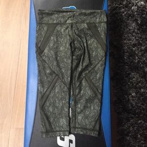 Lululemon  runners crop pants