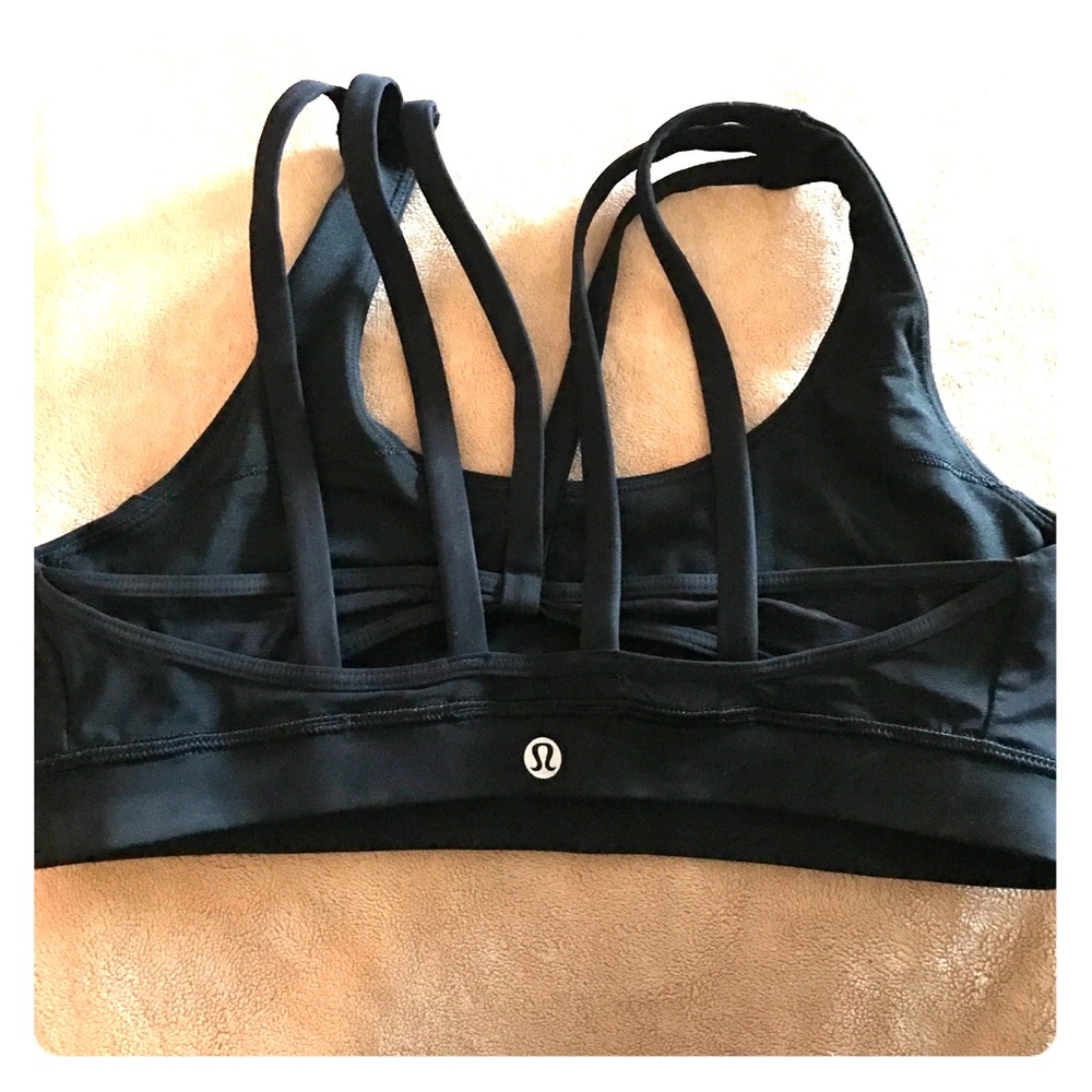 Lululemon black sports bra