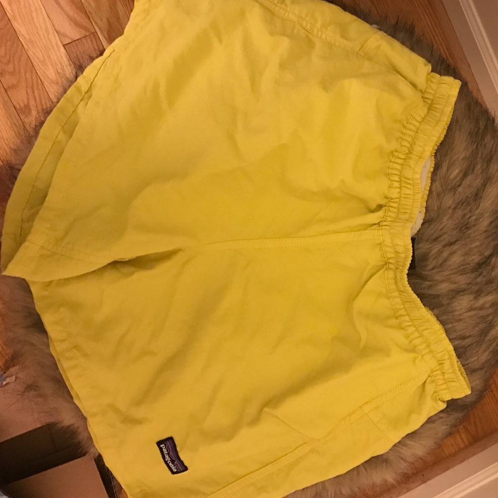 Women's small yellow Patagonia baggy shorts!