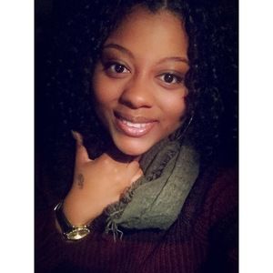 Meet your Posher, Camille