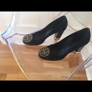 Tory Burch black suede heels sz 9 1/2