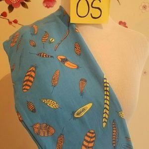 Lularoe OS feathers
