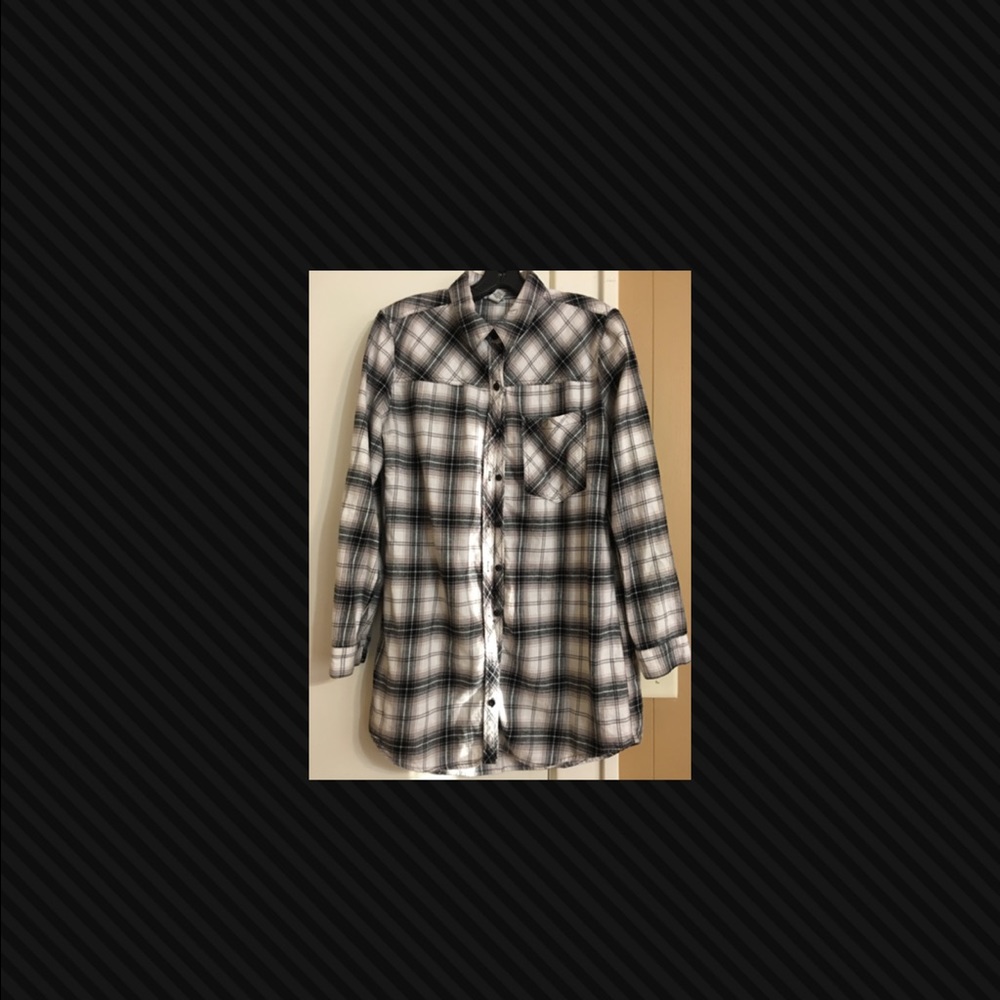 Plaid women's long sleeve shirt