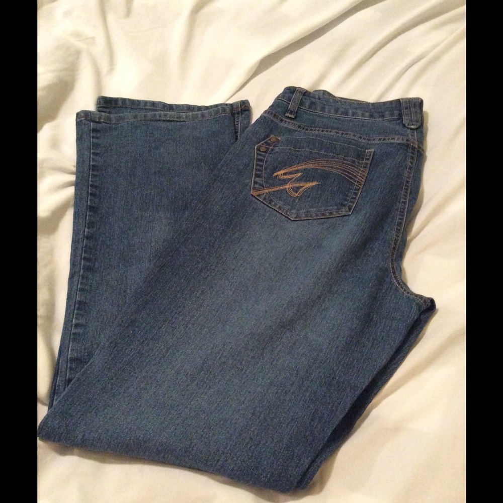 2 pairs of Jeans  Lee Riders n Sonoma's.