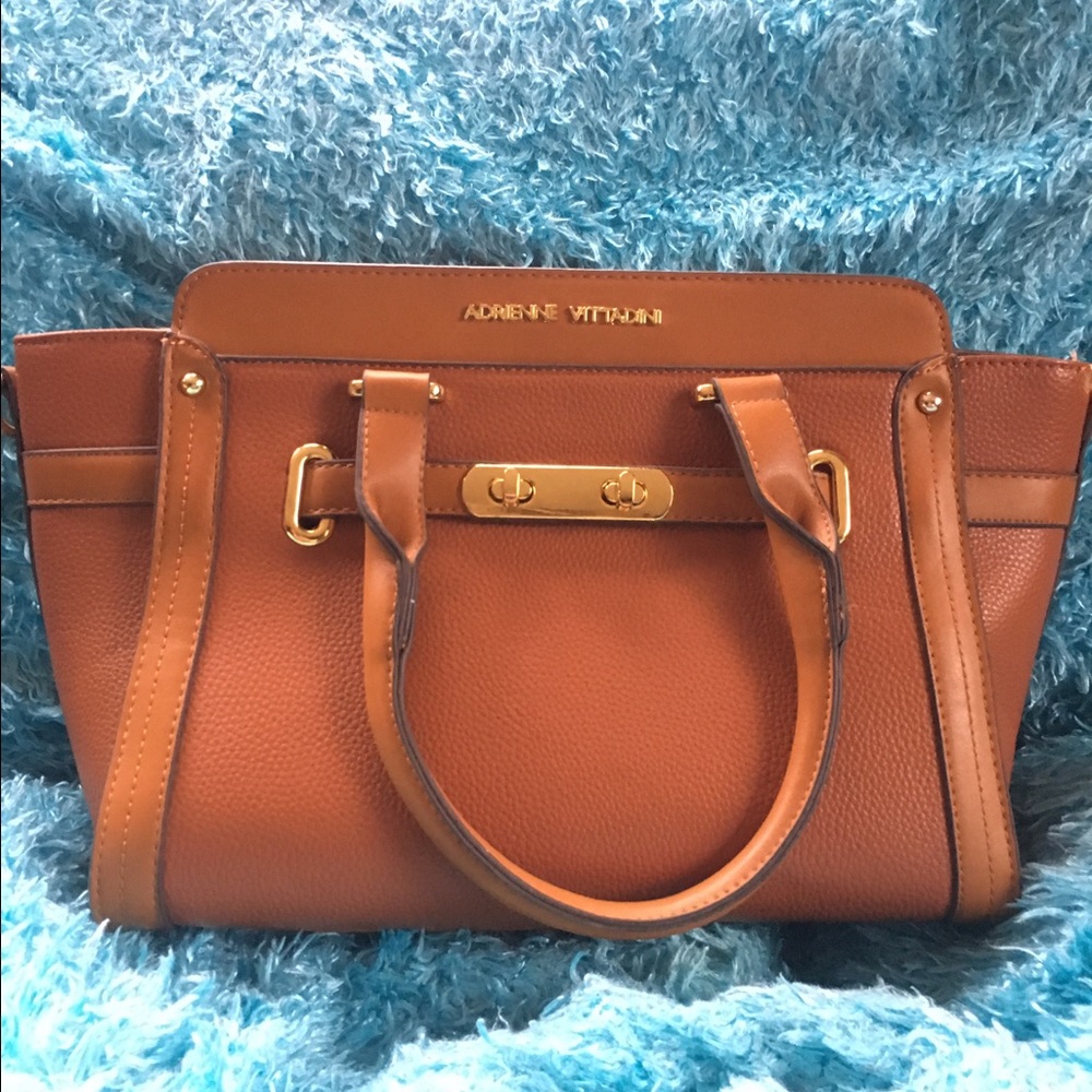 ONE DAY SALE 🌀 Adrienne Vittadini handbag