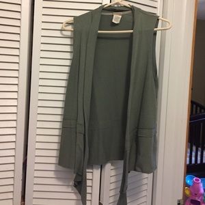 XL sleeveless cardigan