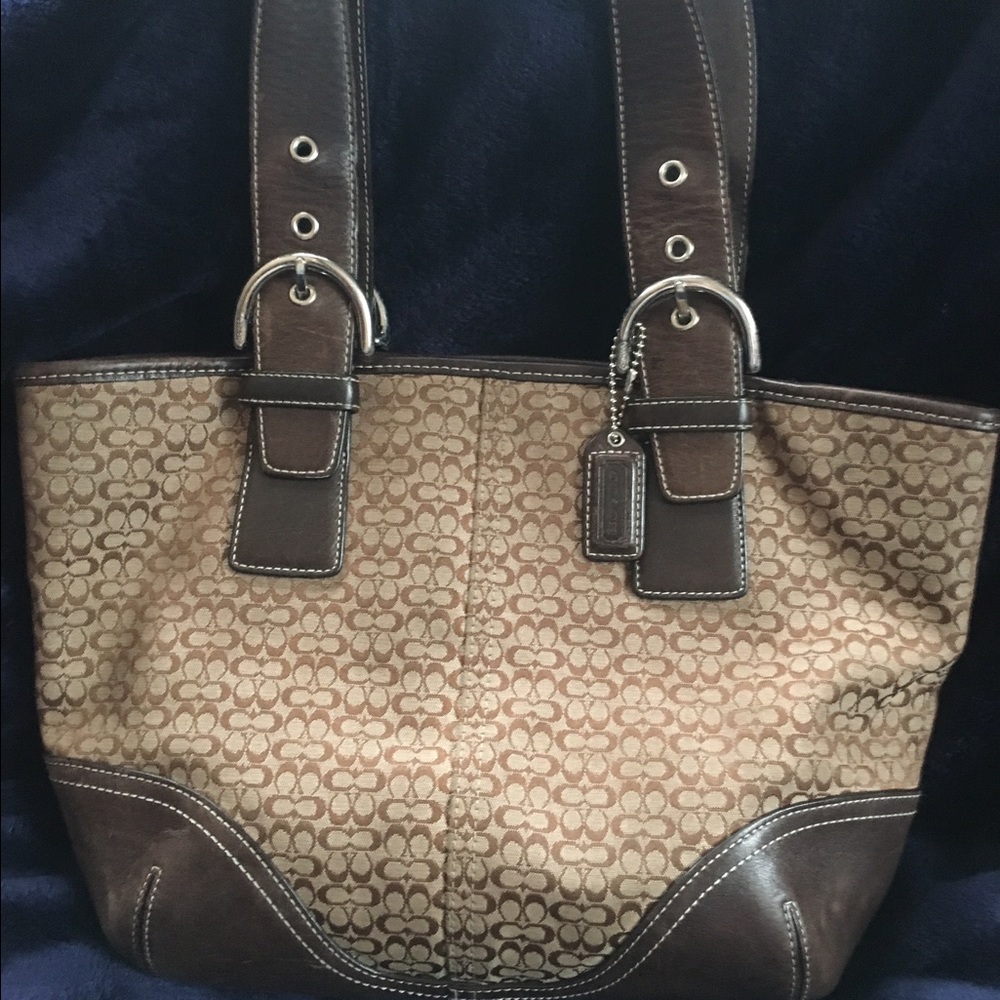 🎊 Authentic Coach Classic Handbag