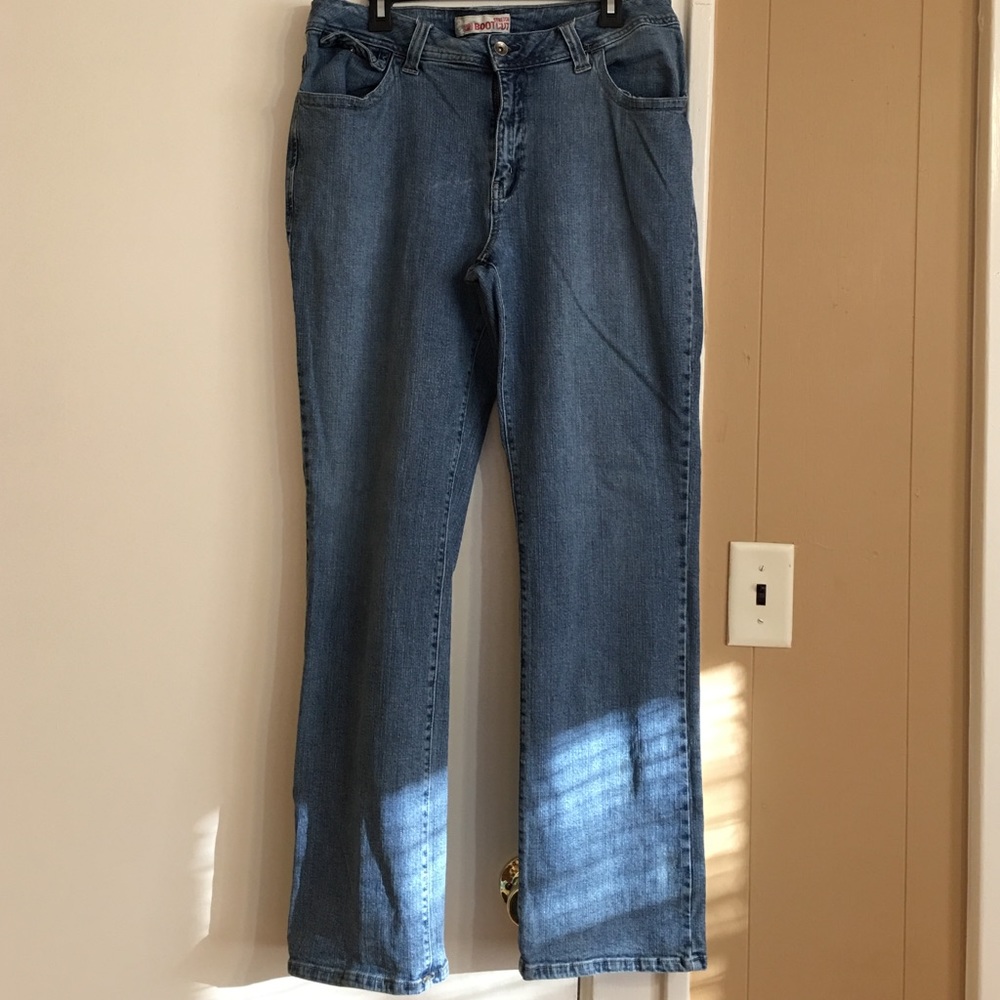 Stretch bootcut jeans
