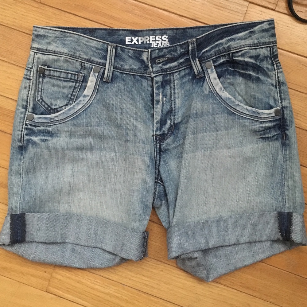Express jean shorts. Size 4