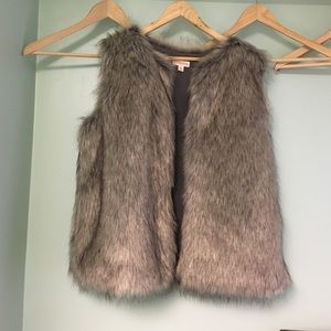 Faux fur vest✨