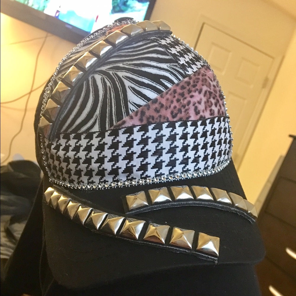 One size fits all stylish design hat!