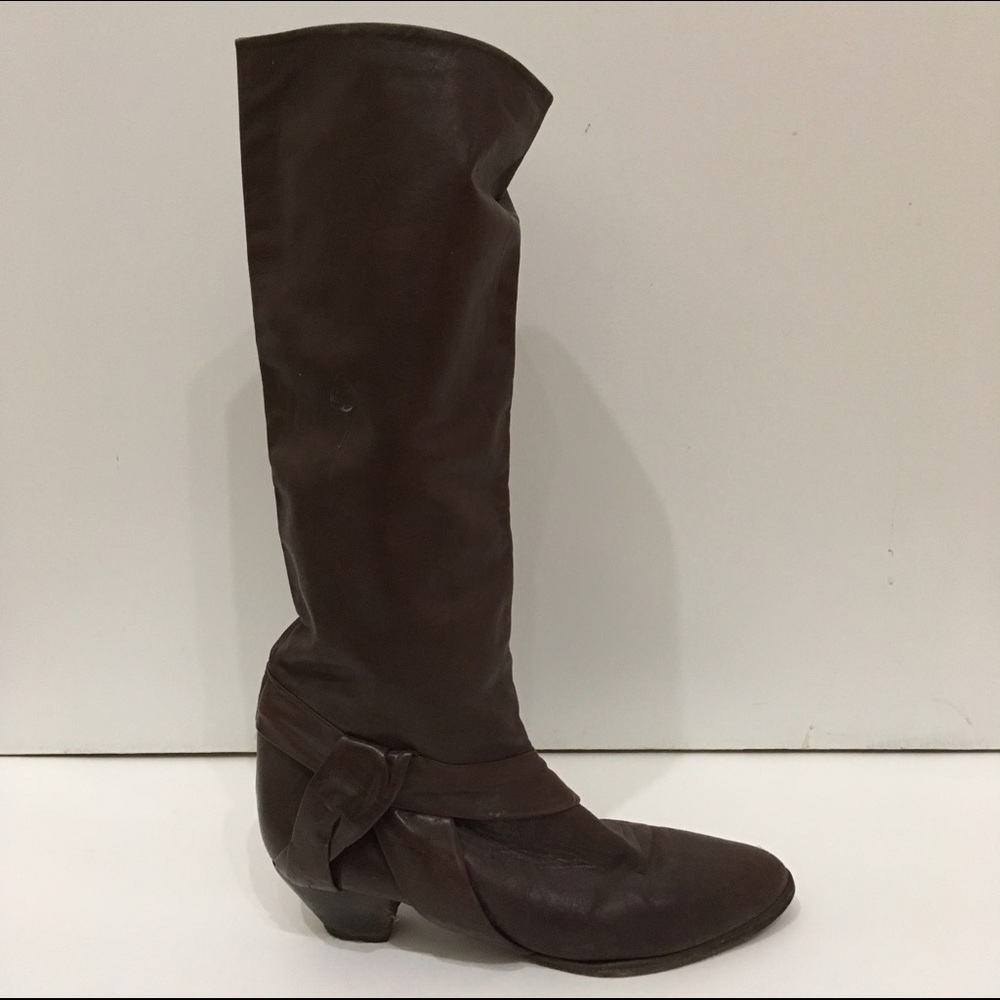 SLOUCHY KNEE HIGH BROWN LEATHER BOOTS. 7