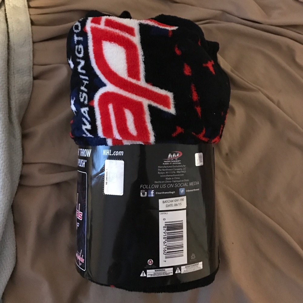 Washington Capitals throw