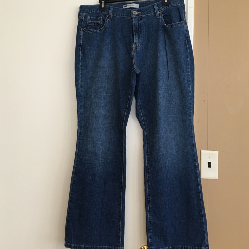515 Levi's bootcut jeans