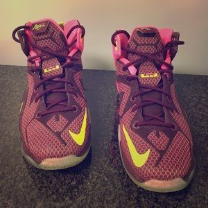 Nike LeBron James 12