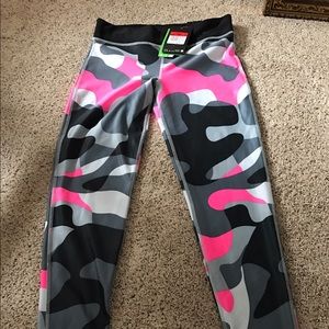 Nike legendary camo leggings with tags