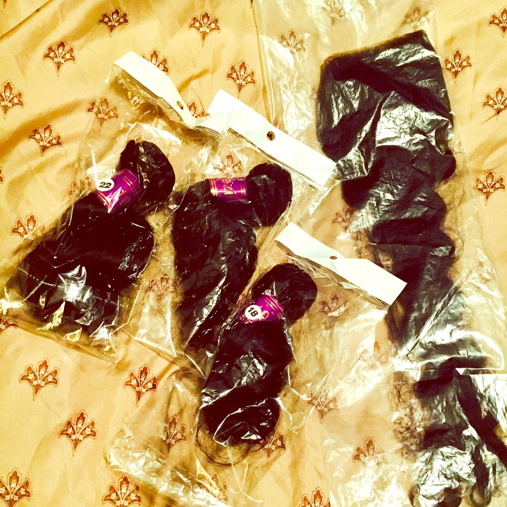 GRADE 8A BRAZILIAN LOOSE WAVE BUNDLES