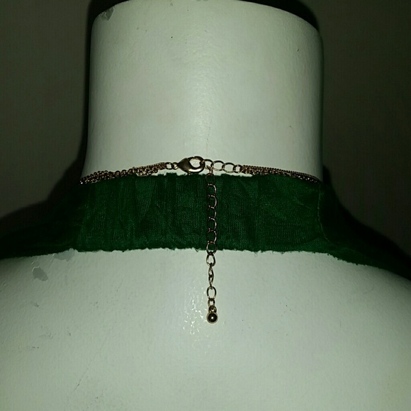 Emerald green low cut /low back halter - Picture 4 of 4