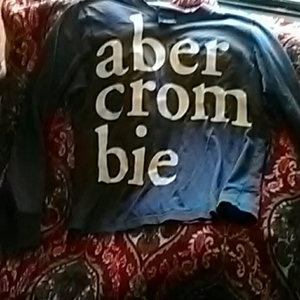 Long sleeve Abercrombie shirt great for lounging