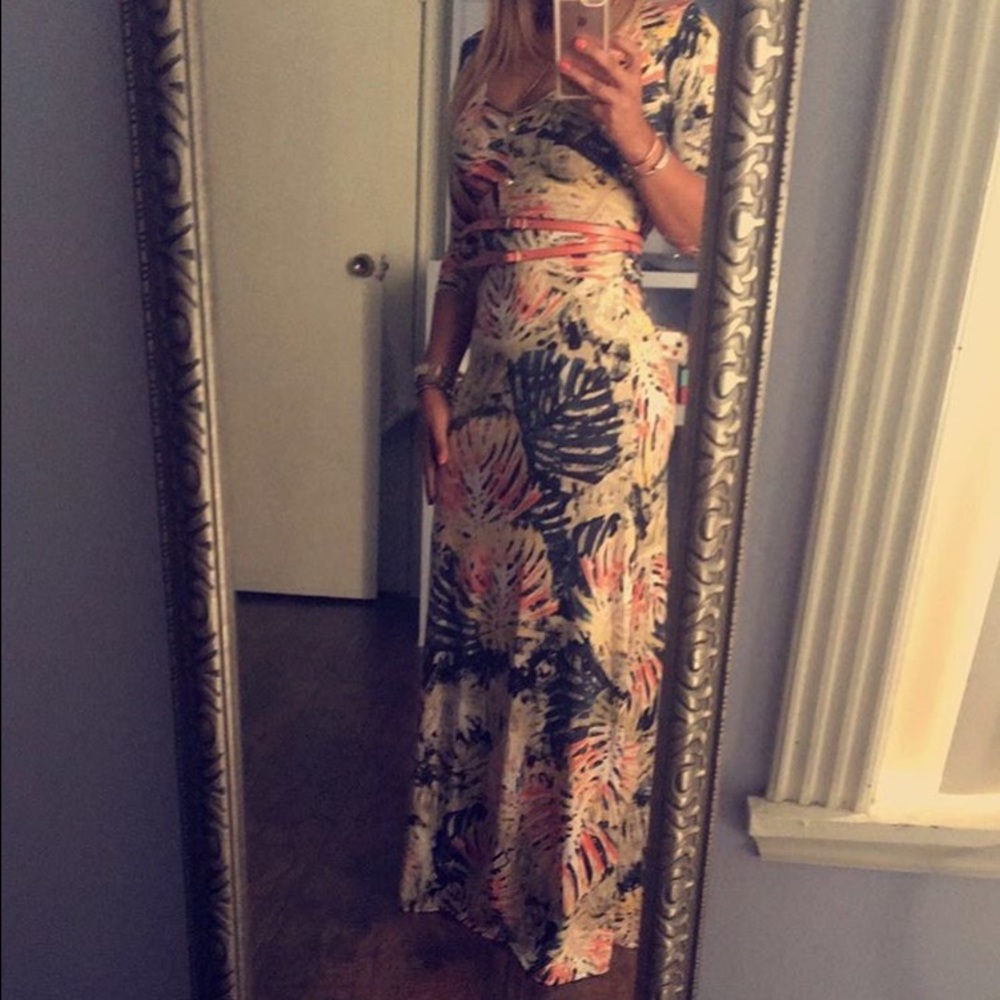 Very cute and comfy maxi dress 💛💚💜