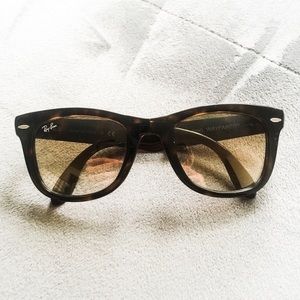 Ray Ban foldable Wayfarer