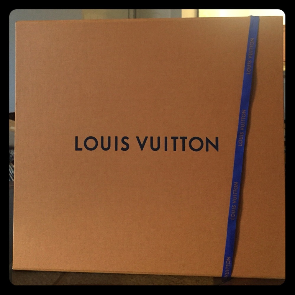 Louis Vuitton NF Mm box