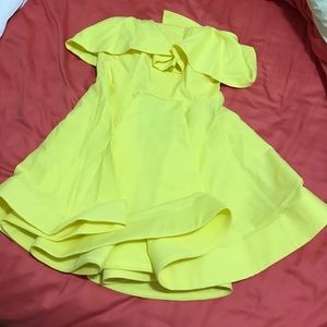 Flowy fun strapless yellow dress