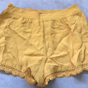 Great mustard shorts
