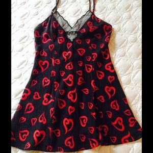 ❤️ Victoria's Secret Silk heart print sleepwear.❤️